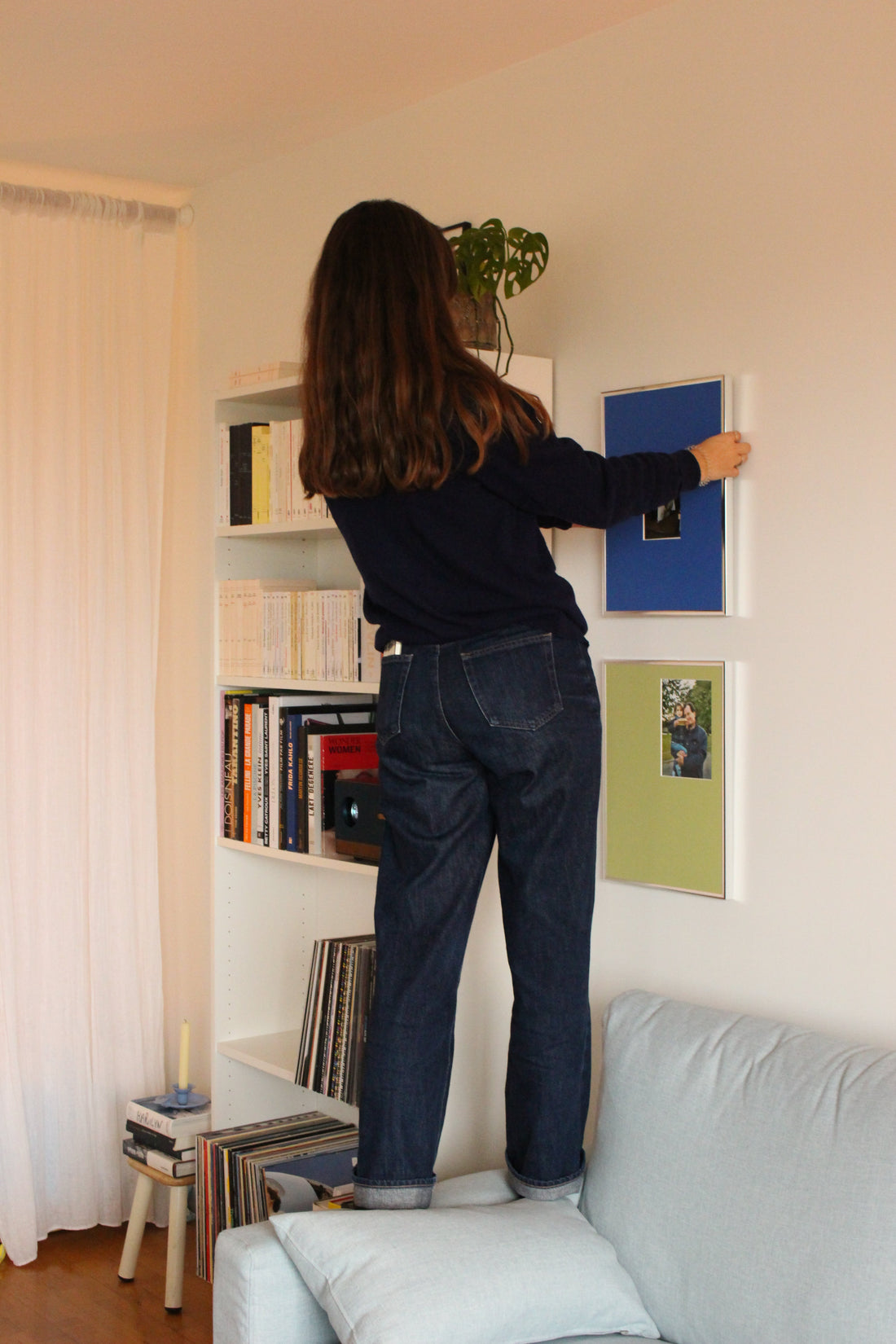 Conseils pour bien placer des cadres sur un mur dans sans déco